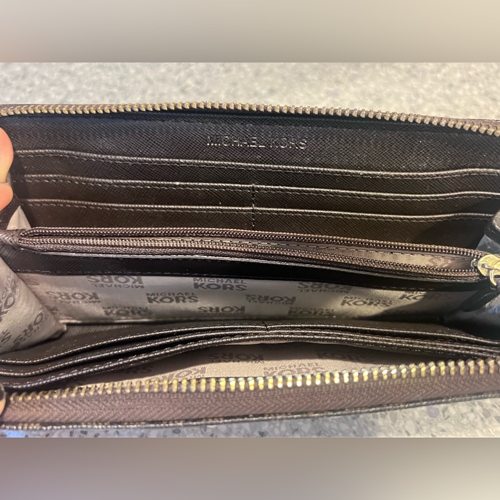 Michael Kors Black Pebbled Leather Wallet with Gold Logo Plaque - Picture 3 of 5